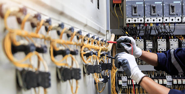Professional Electrician technician working in North Sarasota, FL